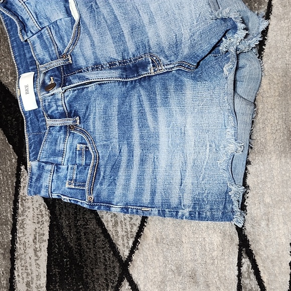 BKE BILLIE EMBROIDERED HIGH-WAISTED RAW-EDGE DENIM JEAN SHORTS 26 - Picture 6 of 13